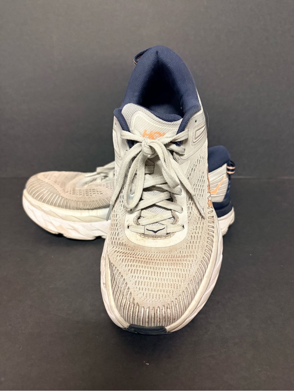 Women’s 7  Running Sneakers in Light Gray and Navy